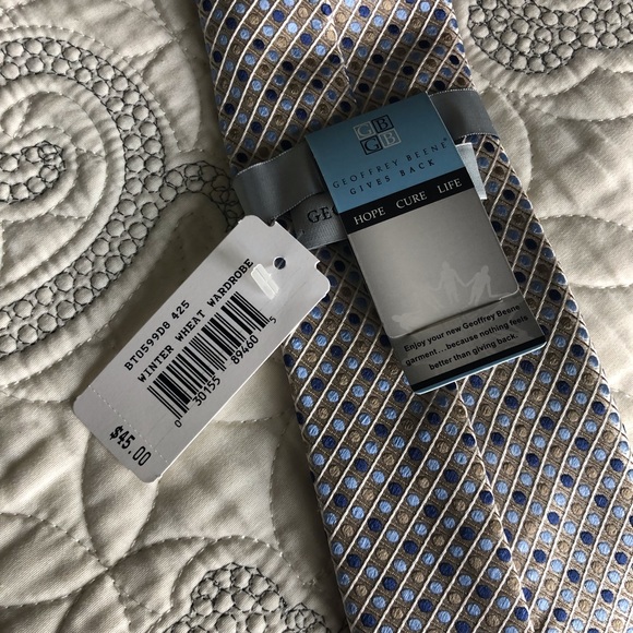 Geoffrey Beene tie. - Picture 3 of 3